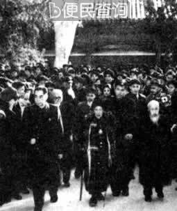 1956年11月12日 中共中央派团晋谒中山陵