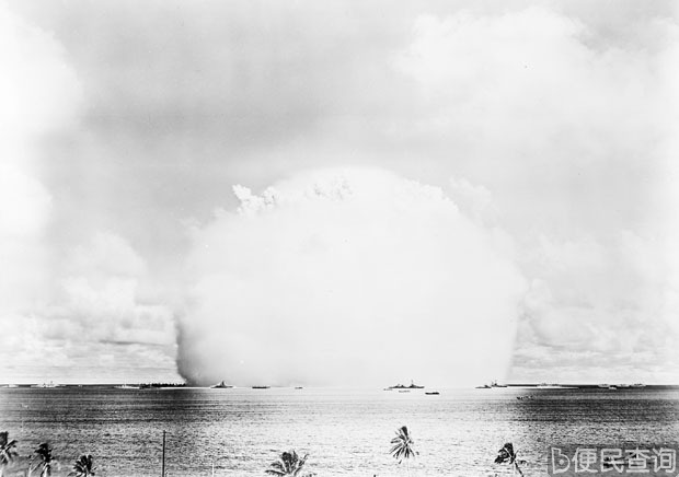 美国实施的第一次水下核爆炸 比基尼泳装首次亮相