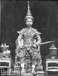 普密蓬继承泰国王位
