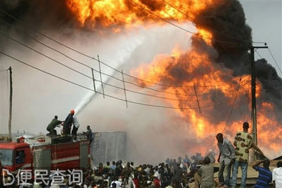 尼日利亚发生输油管爆炸事件 100人丧生