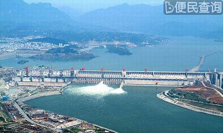 位于中国湖北省宜昌三斗坪的三峡大坝全线建成
