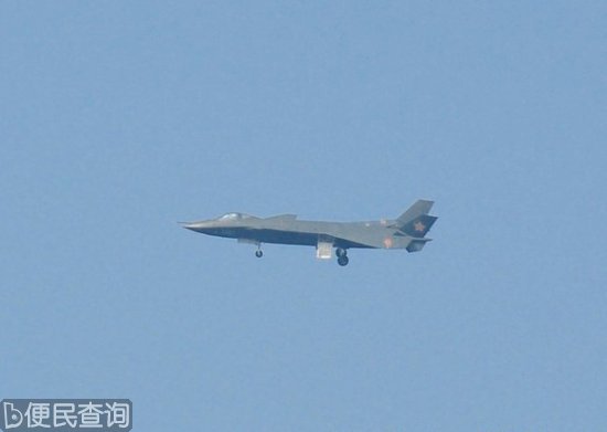 中国歼20隐形战机首飞成功