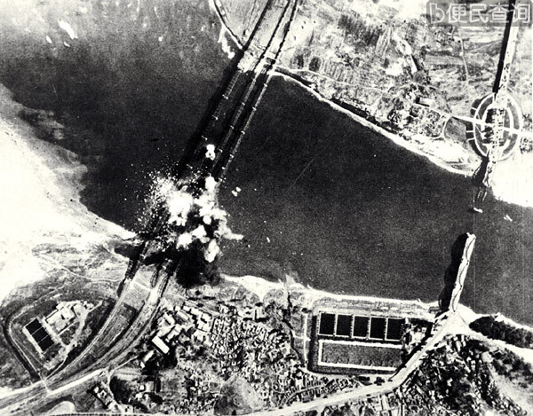 美机轰炸朝鲜大同江两岸